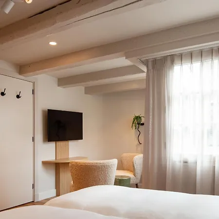 Storehouse Guest house *