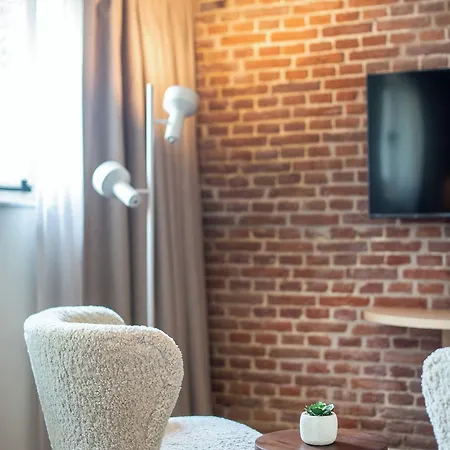 Storehouse Πανσιόν 3*