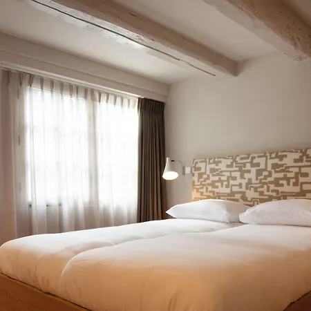 Πανσιόν Storehouse