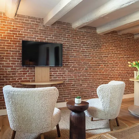 Storehouse Konukevi 3*